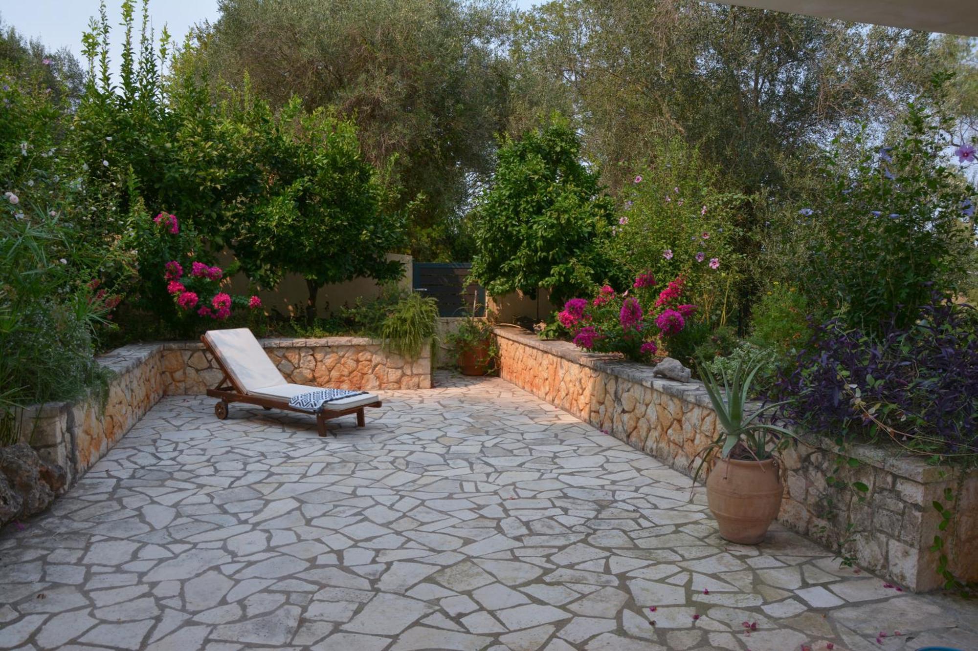 Solari Hill Maisonette Two Private Parking Alepou Екстериор снимка