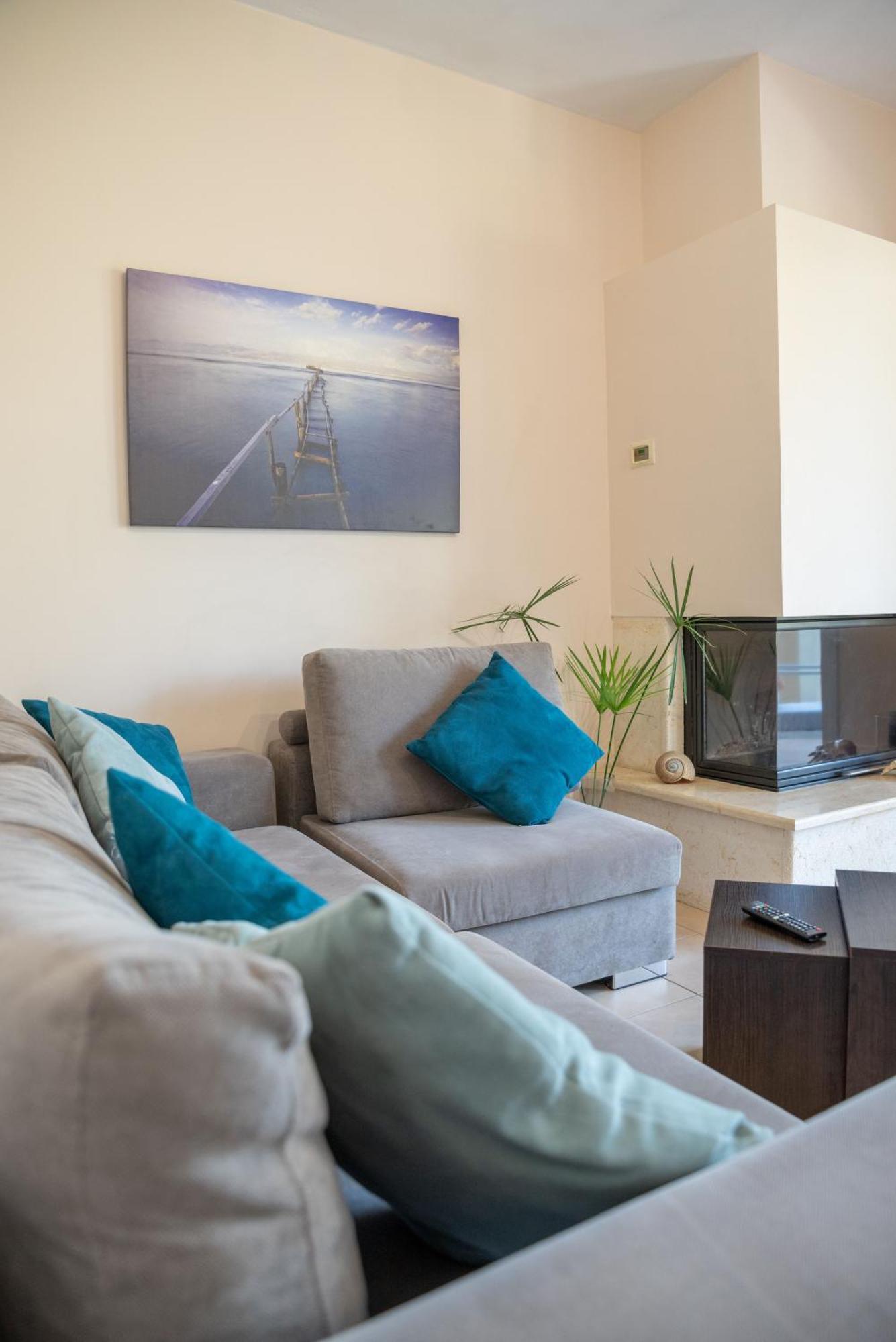Solari Hill Maisonette Two Private Parking Alepou Екстериор снимка